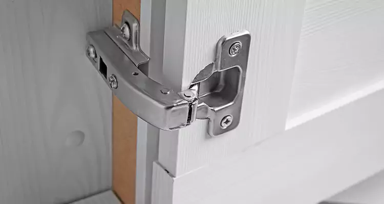 Shower Door Hinge Replacement in Hialeah, FL