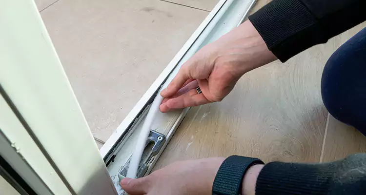 Garage Door Off Track Repair in Hialeah, FL