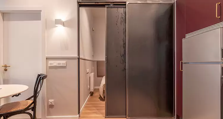 We Fix Closet Sliding Door in Hialeah, FL 