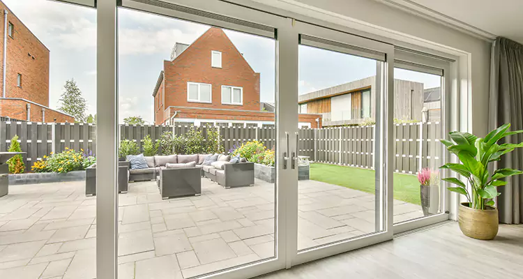 Best Sliding Screen Door Replacement Company in Hialeah, FL