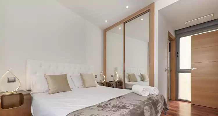Sliding Wardrobe Door Mirror Replacement in Hialeah, FL